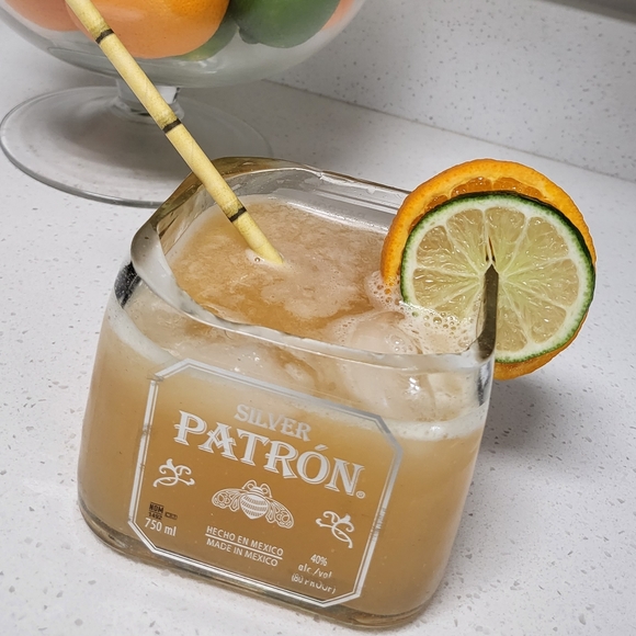 Handcrafted drinking glasses - Picture 2 of 3